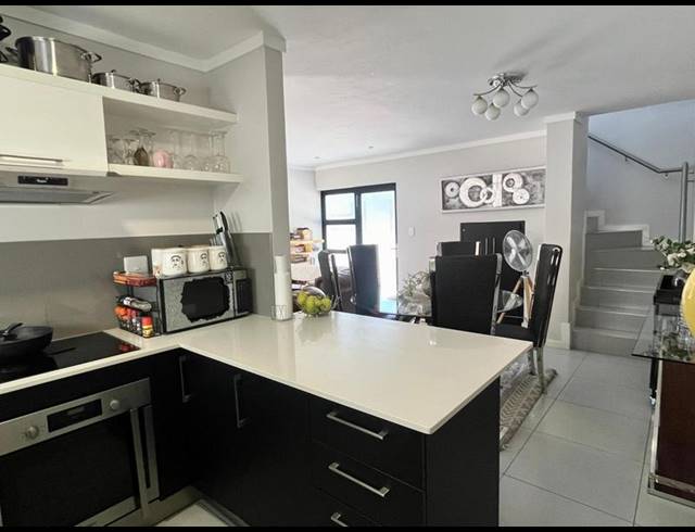 2 BEDROOM TOWNHOUSE FOR SALE IN EQUESTRIA